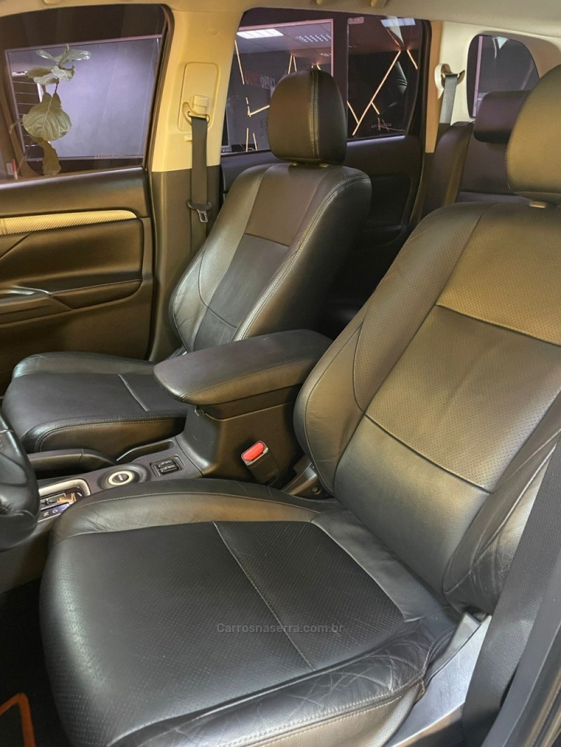 OUTLANDER 3.0 GT 4X4 V6 24V GASOLINA 4P AUTOMÁTICO - 2014 - NOVO HAMBURGO