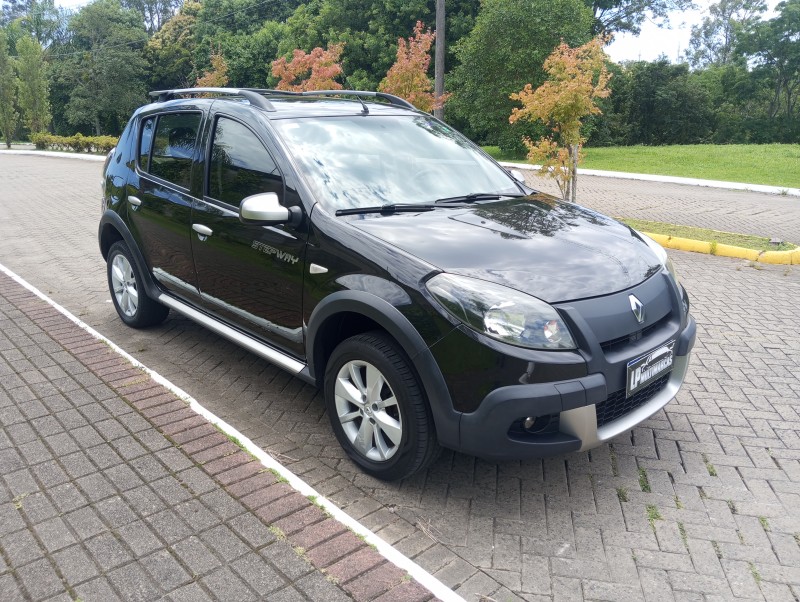 SANDERO 1.6 STEPWAY 16V DYNAMIQUE FLEX 4P MANUAL - 2013 - CAXIAS DO SUL