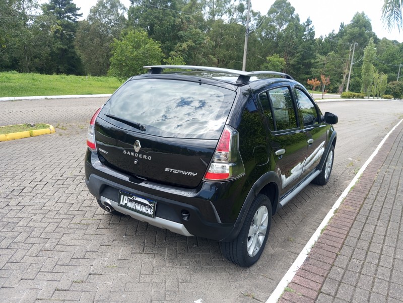SANDERO 1.6 STEPWAY 16V DYNAMIQUE FLEX 4P MANUAL - 2013 - CAXIAS DO SUL