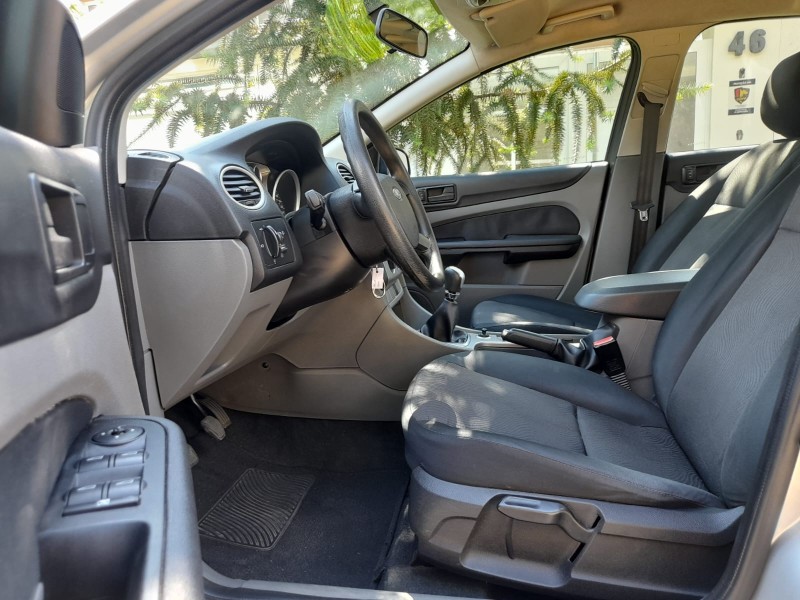 FOCUS 2.0 GLX 16V GASOLINA 4P MANUAL - 2009 - FARROUPILHA