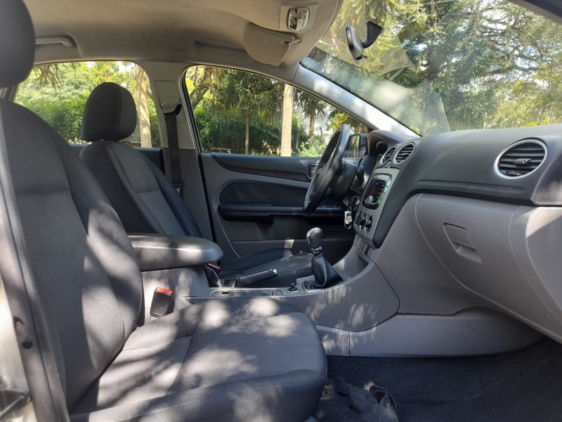 FOCUS 2.0 GLX 16V GASOLINA 4P MANUAL - 2009 - FARROUPILHA