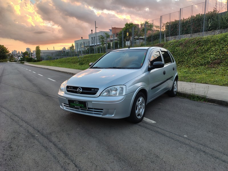 corsa 1.0 mpfi joy 8v gasolina 4p manual 2005 caxias do sul