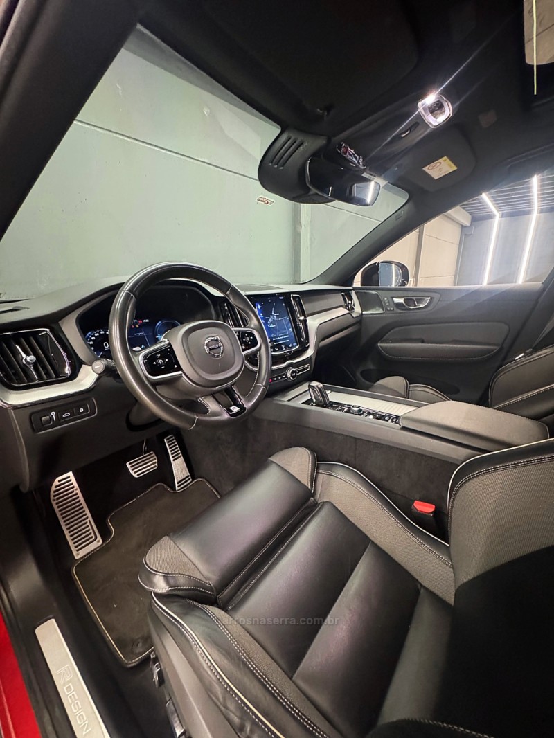 XC60 2.0 T8 R DESIGN HYBRID GASOLINA 4P AUTOMÁTICO - 2020 - PASSO FUNDO