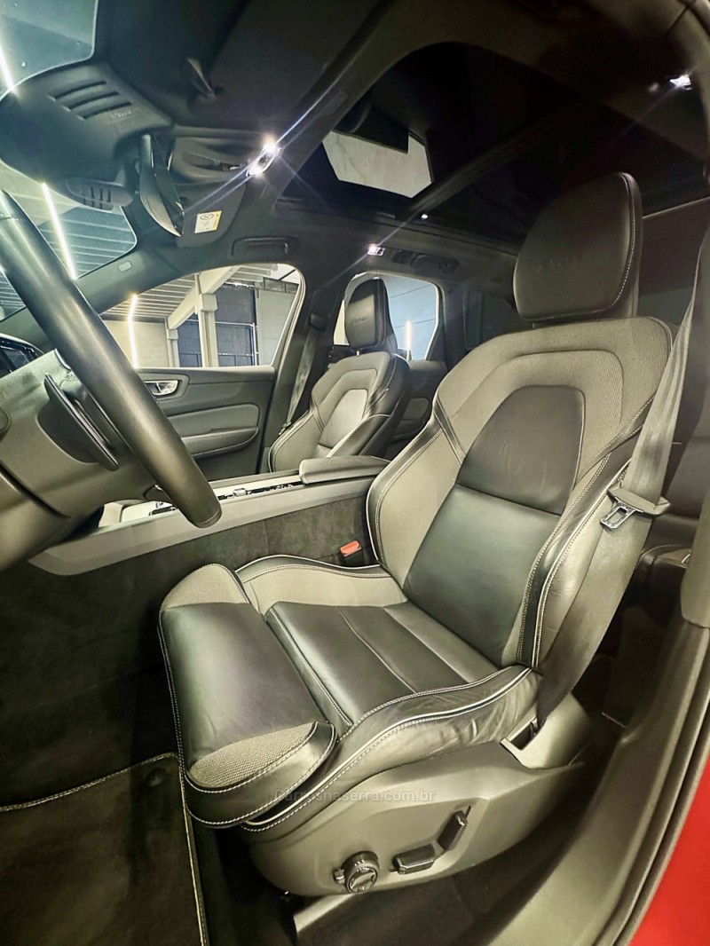 XC60 2.0 T8 R DESIGN HYBRID GASOLINA 4P AUTOMÁTICO - 2020 - PASSO FUNDO