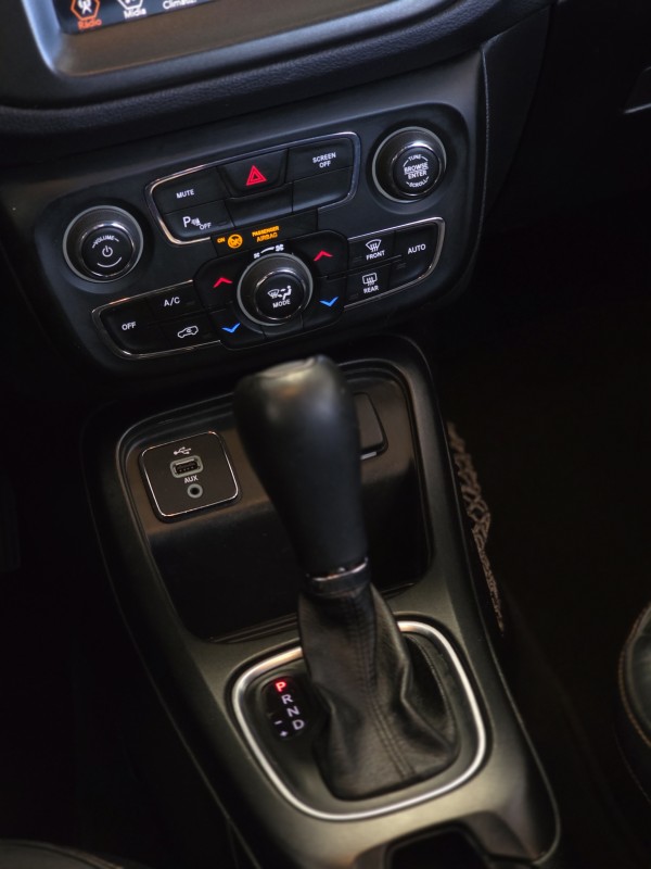 COMPASS 2.0 16V FLEX LONGITUDE AUTOMÁTICO - 2018 - CAXIAS DO SUL