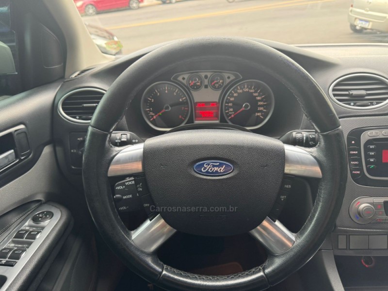 FOCUS 2.0 GHIA 16V GASOLINA 4P AUTOMÁTICO - 2009 - GARIBALDI