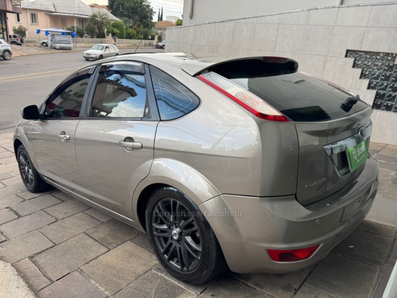 FOCUS 2.0 GHIA 16V GASOLINA 4P AUTOMÁTICO - 2009 - GARIBALDI