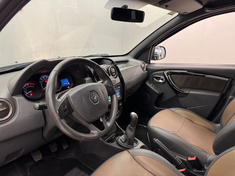 DUSTER 1.6 DYNAMIQUE 4X2 16V FLEX 4P MANUAL - 2016 - CAXIAS DO SUL