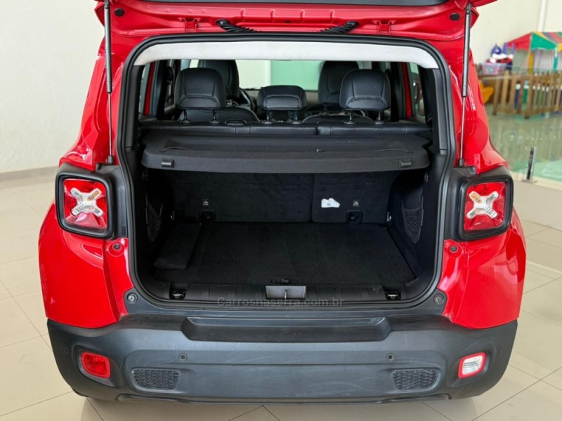 RENEGADE 1.8 16V FLEX LONGITUDE 4P AUTOMÁTICO - 2016 - VACARIA