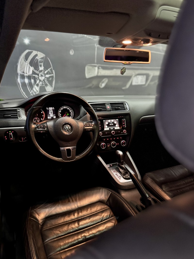 JETTA 2.0 TSI HIGHLINE 211CV GASOLINA 4P TIPTRONIC - 2014 - CAXIAS DO SUL