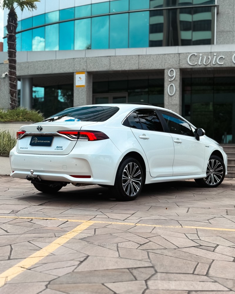 COROLLA 1.8 ALTIS PREMIUM 16V HÍBRIDO 4P AUTOMÁTICO - 2023 - NOVO HAMBURGO