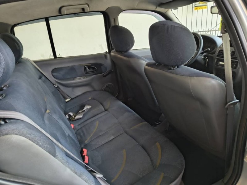 CLIO 1.6 RN SEDAN 16V GASOLINA 4P MANUAL - 2001 - CAXIAS DO SUL