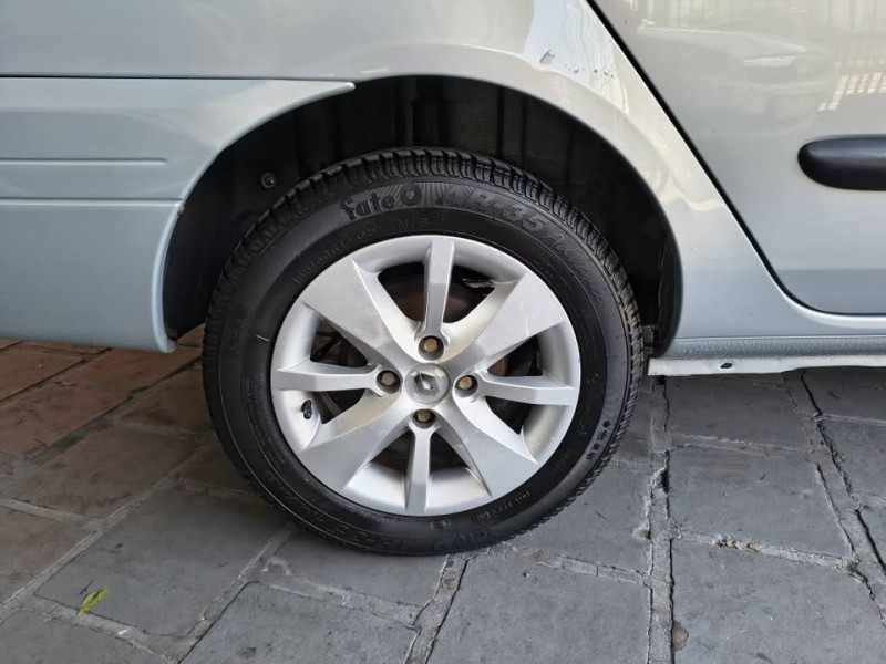 CLIO 1.6 RN SEDAN 16V GASOLINA 4P MANUAL - 2001 - CAXIAS DO SUL