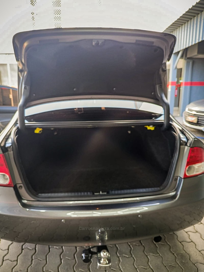 CIVIC 1.8 LXL 16V FLEX 4P MANUAL - 2011 - HARMONIA