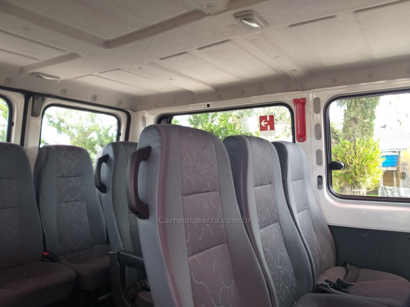 JUMPER 2.3 MINIBUS 16V TURBO INTERCOOLER DIESEL 4P MANUAL - 2017 - CAXIAS DO SUL