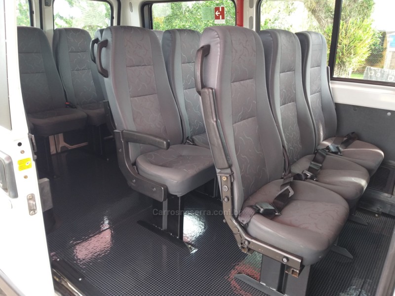 JUMPER 2.3 MINIBUS 16V TURBO INTERCOOLER DIESEL 4P MANUAL - 2017 - CAXIAS DO SUL