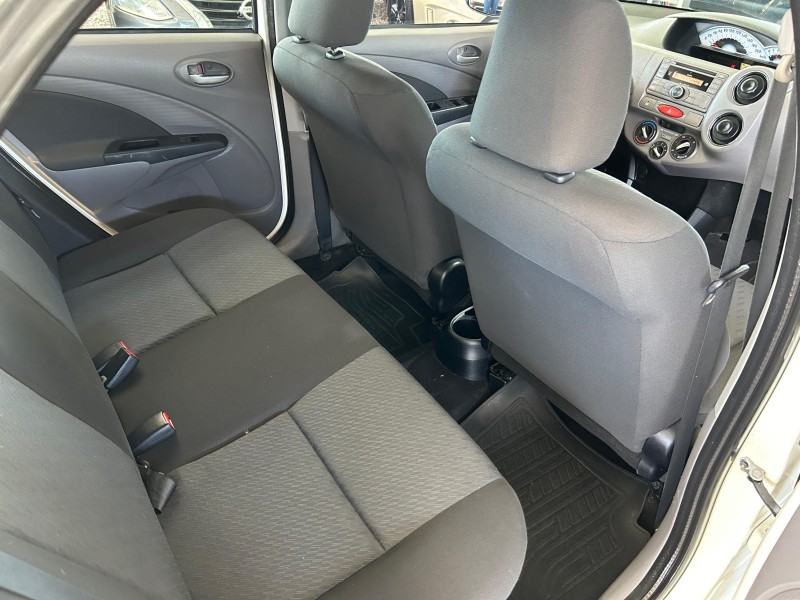 ETIOS 1.5 XLS SEDAN 16V FLEX 4P MANUAL - 2013 - CAXIAS DO SUL