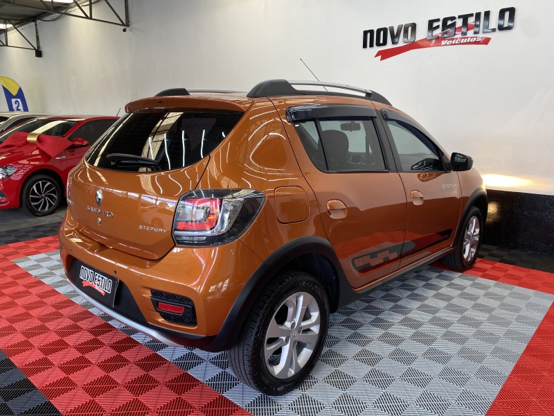 SANDERO 1.6 STEPWAY 8V FLEX 4P AUTOMATIZADO - 2015 - CAXIAS DO SUL