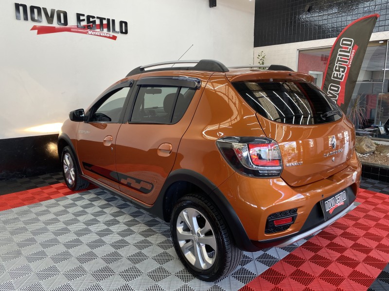SANDERO 1.6 STEPWAY 8V FLEX 4P AUTOMATIZADO - 2015 - CAXIAS DO SUL
