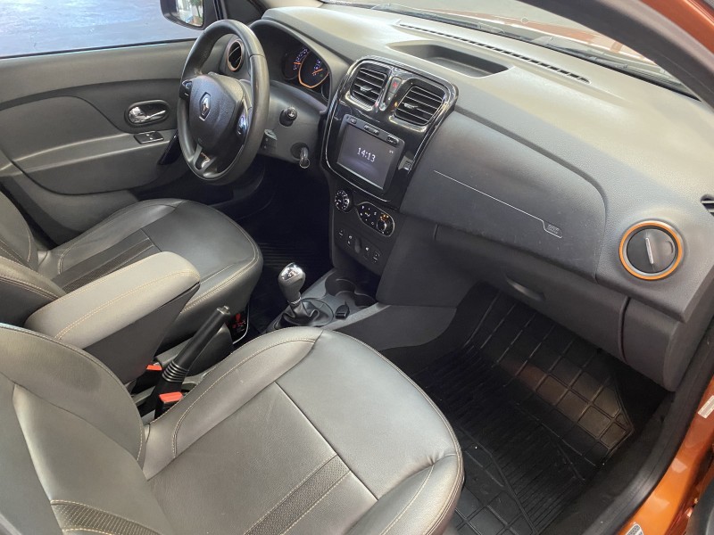 SANDERO 1.6 STEPWAY 8V FLEX 4P AUTOMATIZADO - 2015 - CAXIAS DO SUL