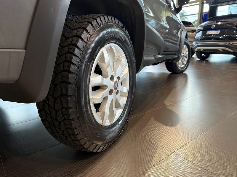 STRADA 1.8 MPI ADVENTURE CD 16V FLEX 2P MANUAL - 2013 - FARROUPILHA