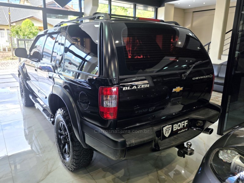 BLAZER 2.4 MPFI COLINA 4X2 8V GASOLINA 4P MANUAL - 2005 - CAXIAS DO SUL