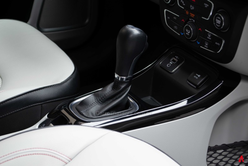 COMPASS 2.0 16V FLEX LIMITED AUTOMÁTICO - 2021 - GARIBALDI