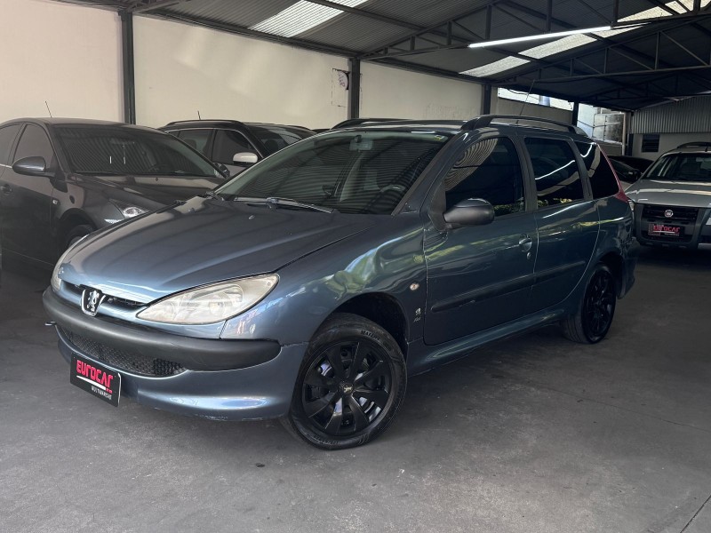 PEUGEOT - 206 - 2005/2005 - Cinza - R$ 8.900,00