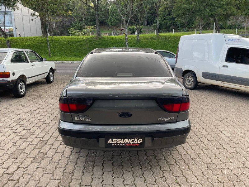 MÉGANE 2.0 RXE SEDAN 8V GASOLINA 4P MANUAL - 2000 - CAXIAS DO SUL