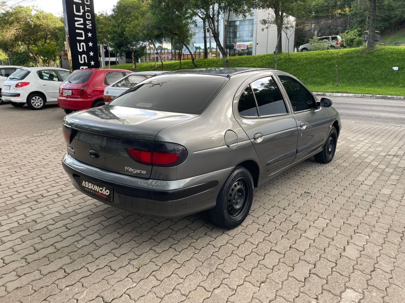 MÉGANE 2.0 RXE SEDAN 8V GASOLINA 4P MANUAL - 2000 - CAXIAS DO SUL