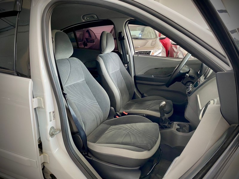 AGILE 1.4 MPFI LTZ 8V FLEX 4P MANUAL - 2012 - LAJEADO