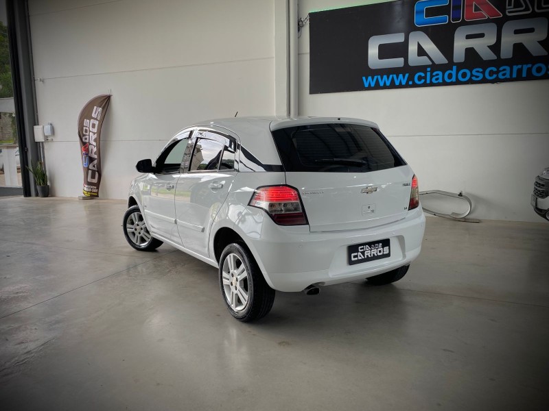 AGILE 1.4 MPFI LTZ 8V FLEX 4P MANUAL - 2012 - LAJEADO