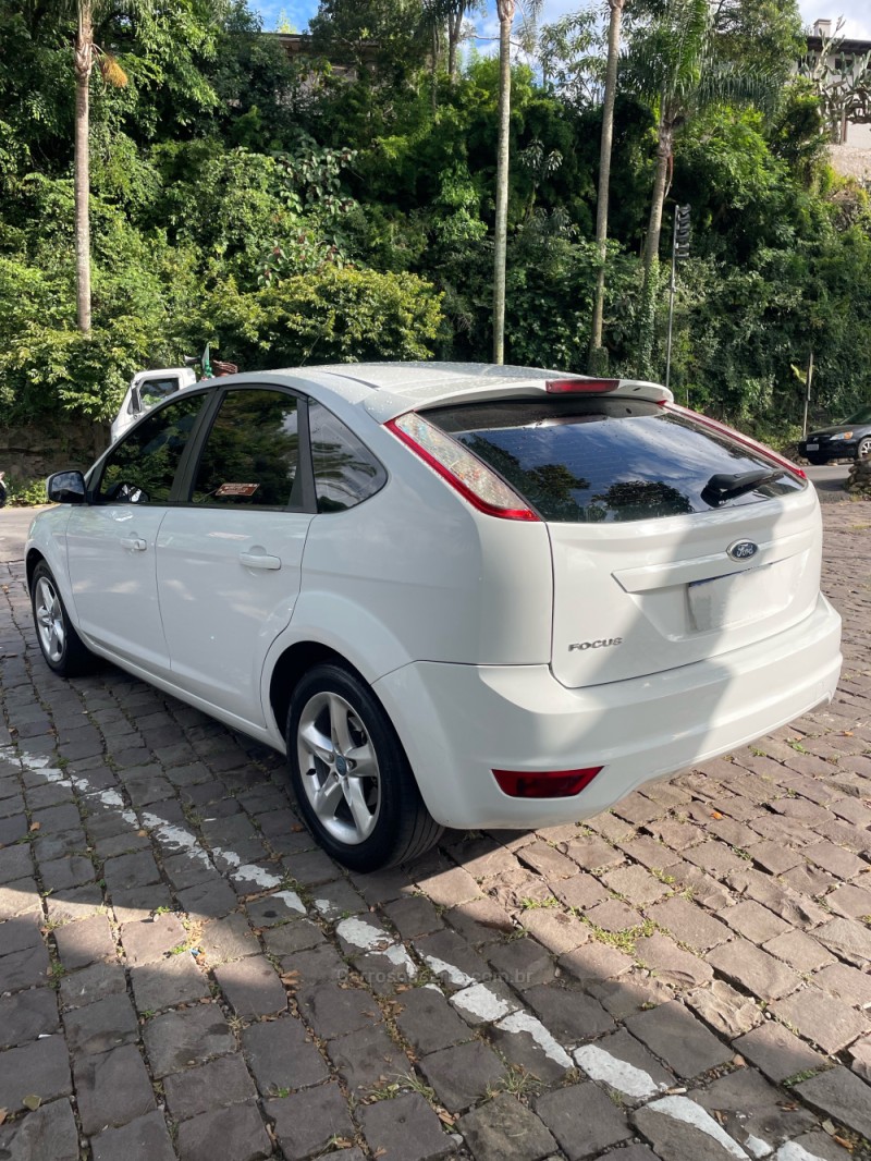 FOCUS 1.6 GLX 8V FLEX 4P MANUAL - 2011 - BENTO GONçALVES