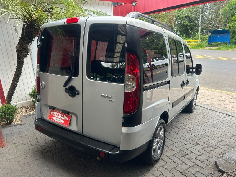 DOBLÓ 1.8 MPI HLX 8V FLEX 4P MANUAL - 2011 - TRêS COROAS