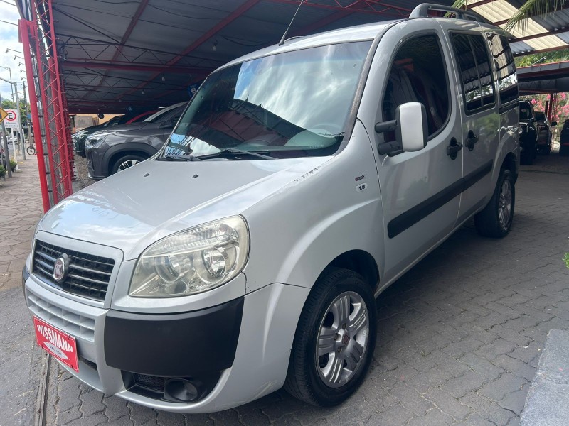 DOBLÓ 1.8 MPI HLX 8V FLEX 4P MANUAL - 2011 - TRêS COROAS