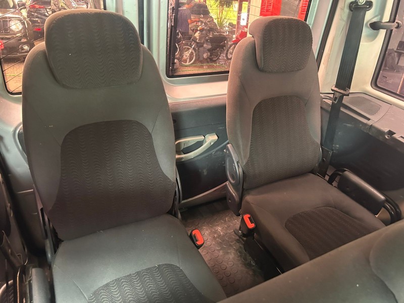 DOBLÓ 1.8 MPI HLX 8V FLEX 4P MANUAL - 2011 - TRêS COROAS