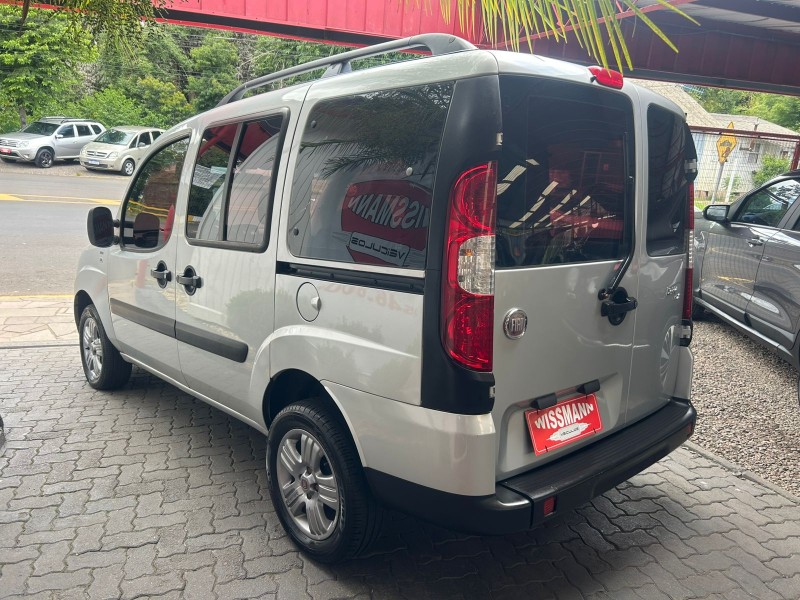 DOBLÓ 1.8 MPI HLX 8V FLEX 4P MANUAL - 2011 - TRêS COROAS