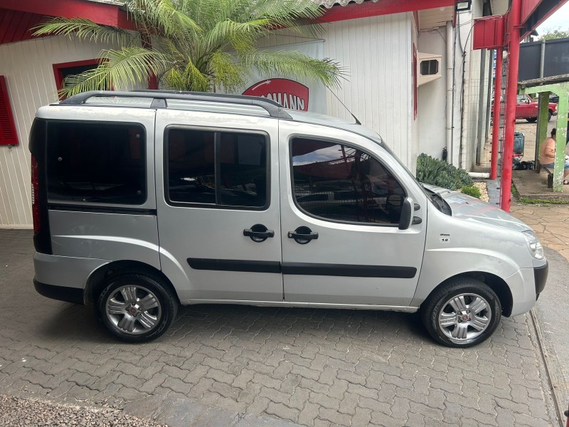 DOBLÓ 1.8 MPI HLX 8V FLEX 4P MANUAL - 2011 - TRêS COROAS