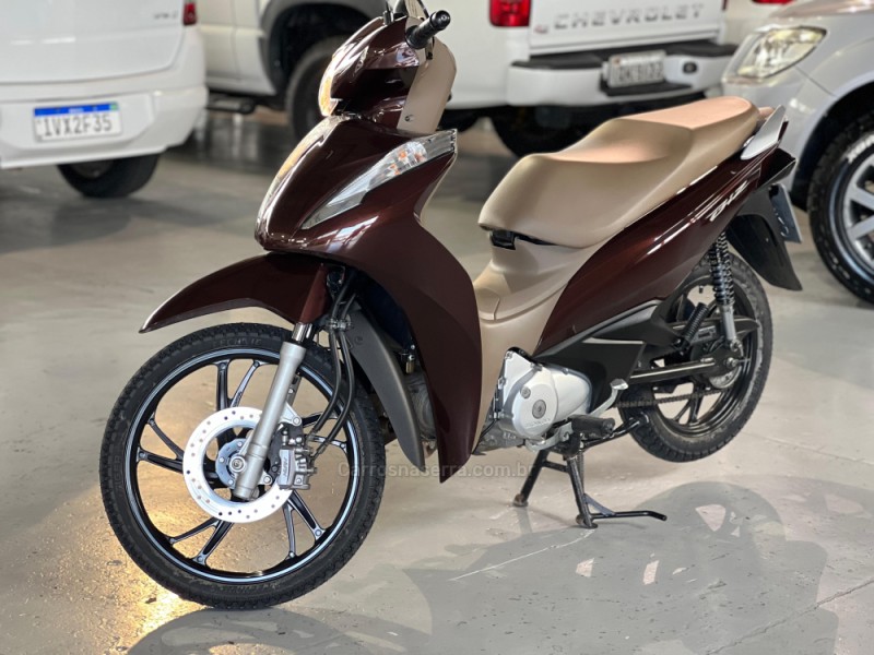 HONDA - BIZ 125 - 2020/2021 - Marrom - R$ 16.900,00