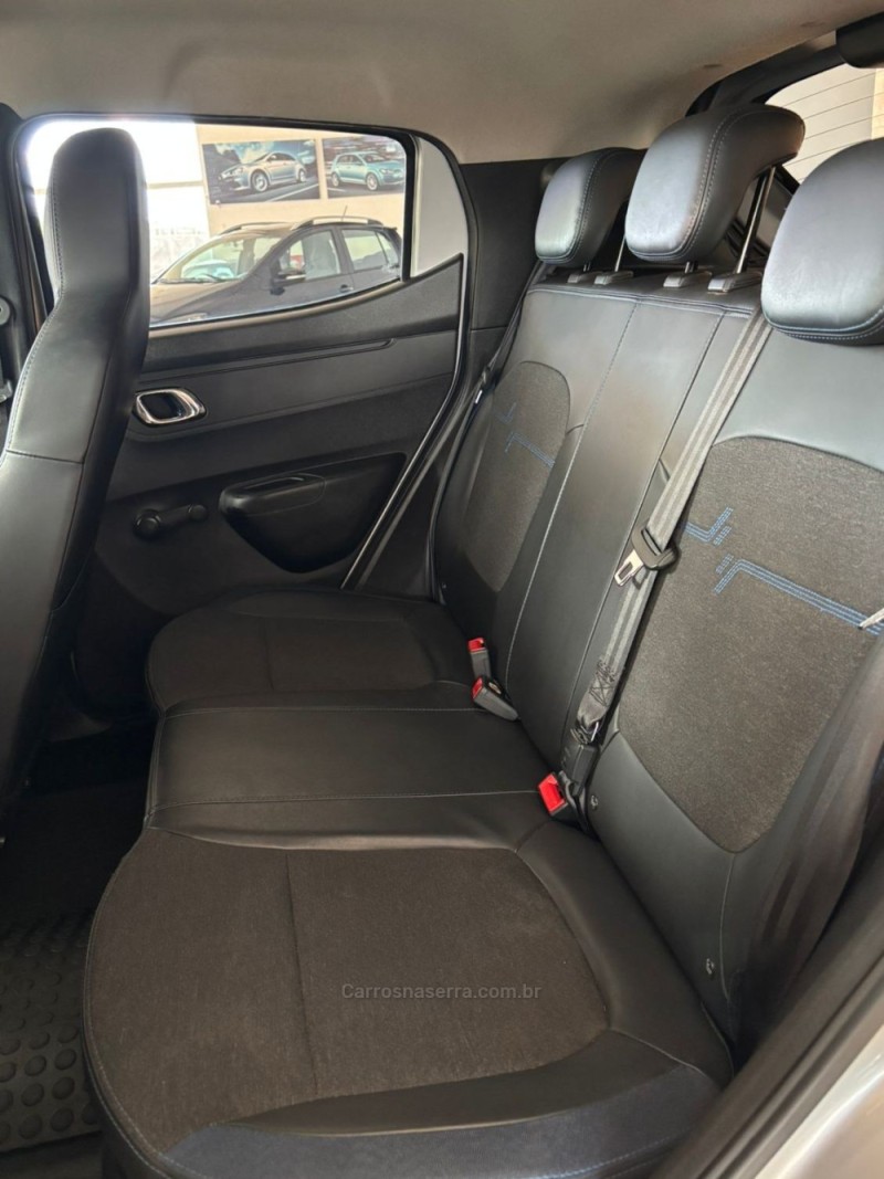 KWID 1.0 12V SCE FLEX INTENSE MANUAL - 2023 - IGREJINHA