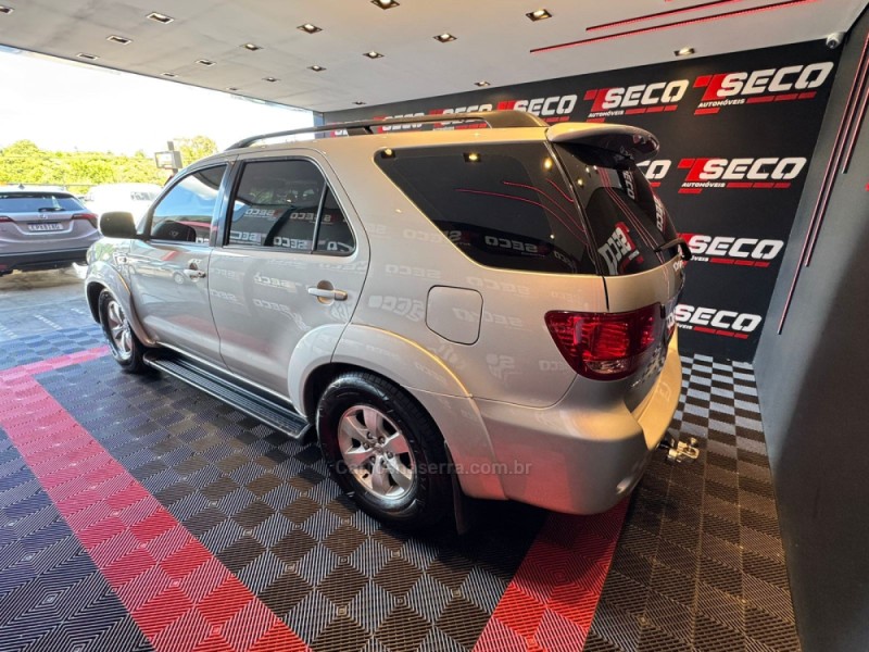 HILUX SW4 4.0 SRX 4X4 7 LUGARES V6 24V GASOLINA 4P AUTOMÁTICO - 2006 - PASSO FUNDO