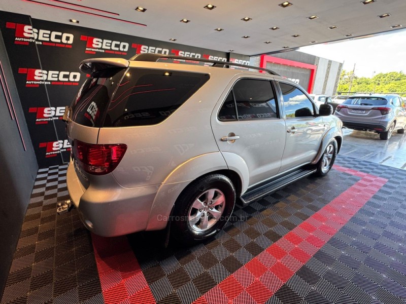 HILUX SW4 4.0 SRX 4X4 7 LUGARES V6 24V GASOLINA 4P AUTOMÁTICO - 2006 - PASSO FUNDO