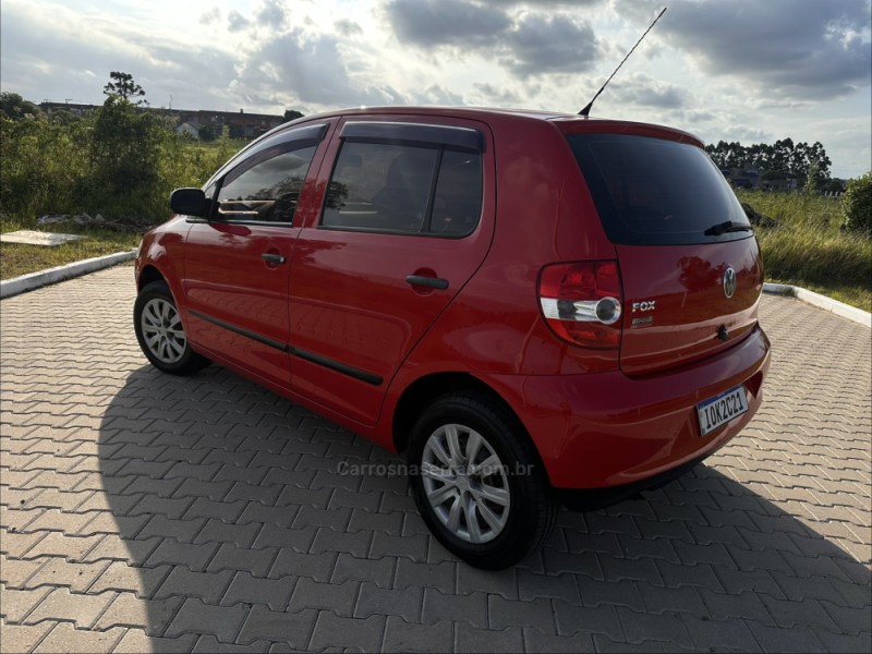 FOX 1.0 MI 8V FLEX 4P MANUAL - 2008 - PORTãO