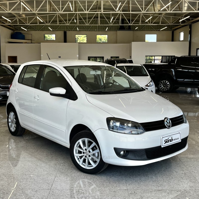 FOX 1.0 MI 8V FLEX 4P MANUAL - 2014 - VACARIA