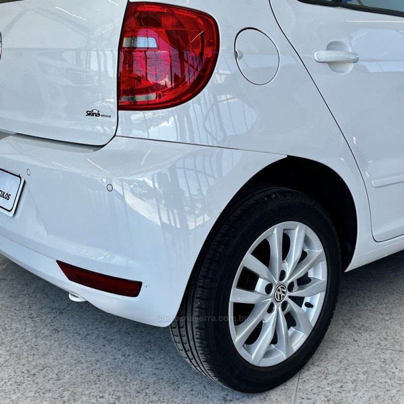 FOX 1.0 MI 8V FLEX 4P MANUAL - 2014 - VACARIA