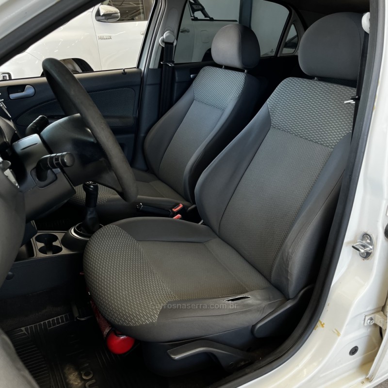 GOL 1.0 12V MPI TOTALFLEX 4P MANUAL - 2012 - VACARIA