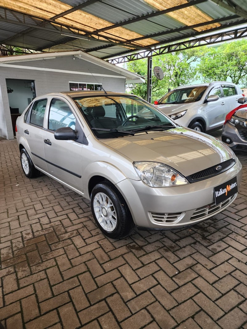 FIESTA 1.6 MPI CLASS SEDAN 8V FLEX 4P MANUAL - 2007 - CAXIAS DO SUL