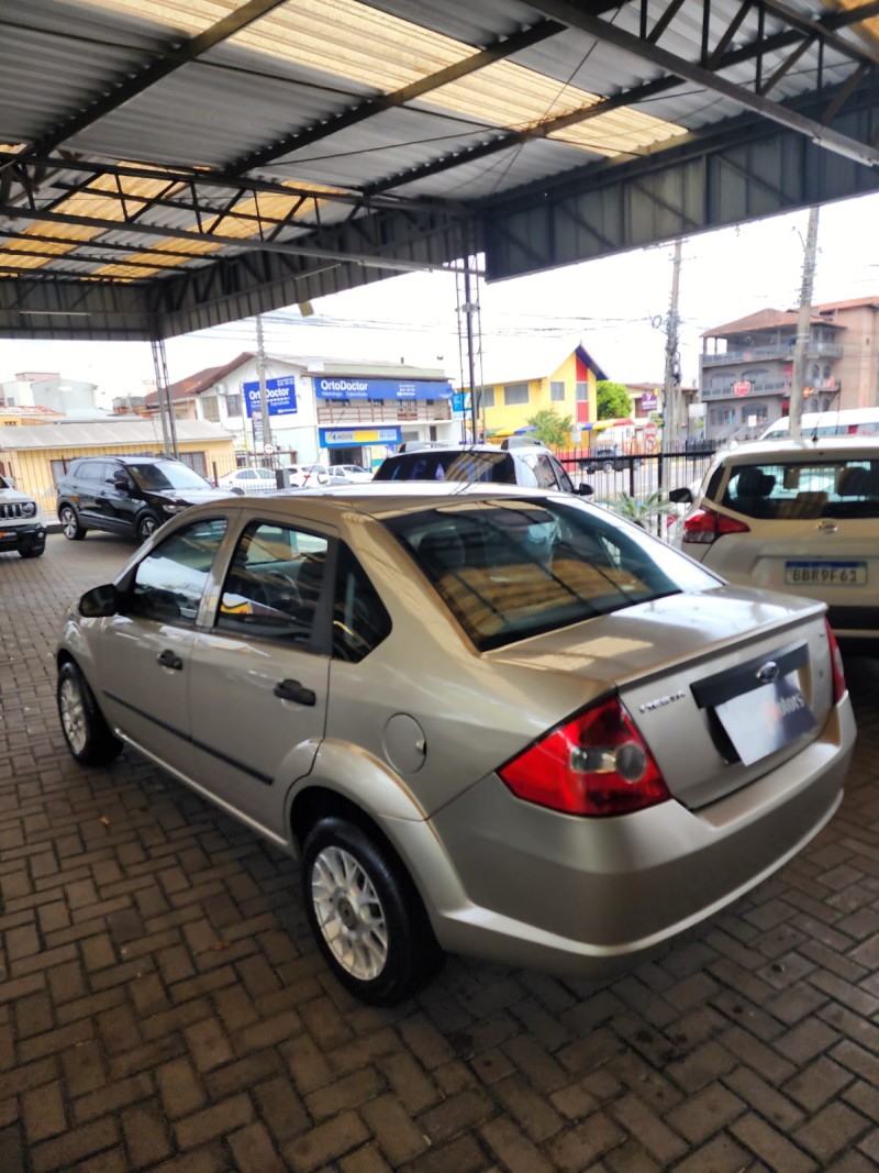 FIESTA 1.6 MPI CLASS SEDAN 8V FLEX 4P MANUAL - 2007 - CAXIAS DO SUL