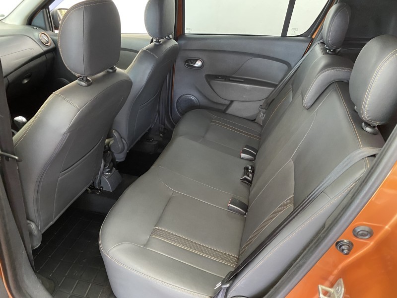 SANDERO 1.6 STEPWAY 8V FLEX 4P AUTOMATIZADO - 2015 - CAXIAS DO SUL