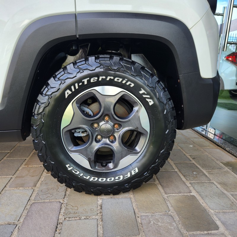 RENEGADE 1.8 16V FLEX SPORT 4P MANUAL - 2016 - BENTO GONçALVES